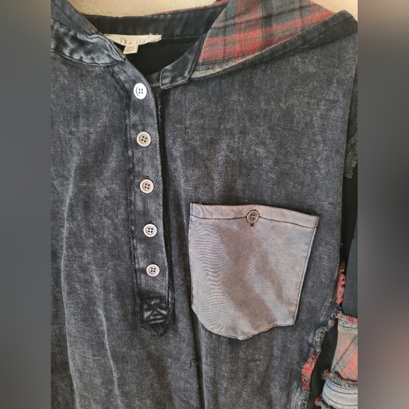 NWOT Oli & Hali Black Mineral Wash Plaid Patchwork Hoodie Sz M/L - Picture 2 of 13
